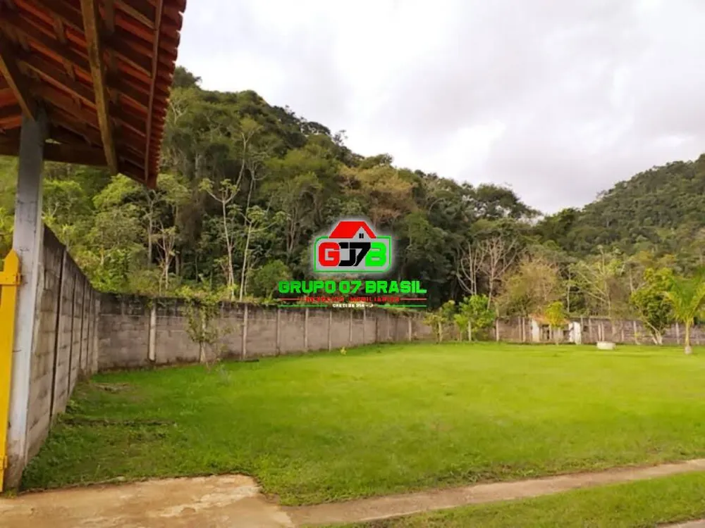 Chácara, 3 quartos, 2818 m² - Foto 1