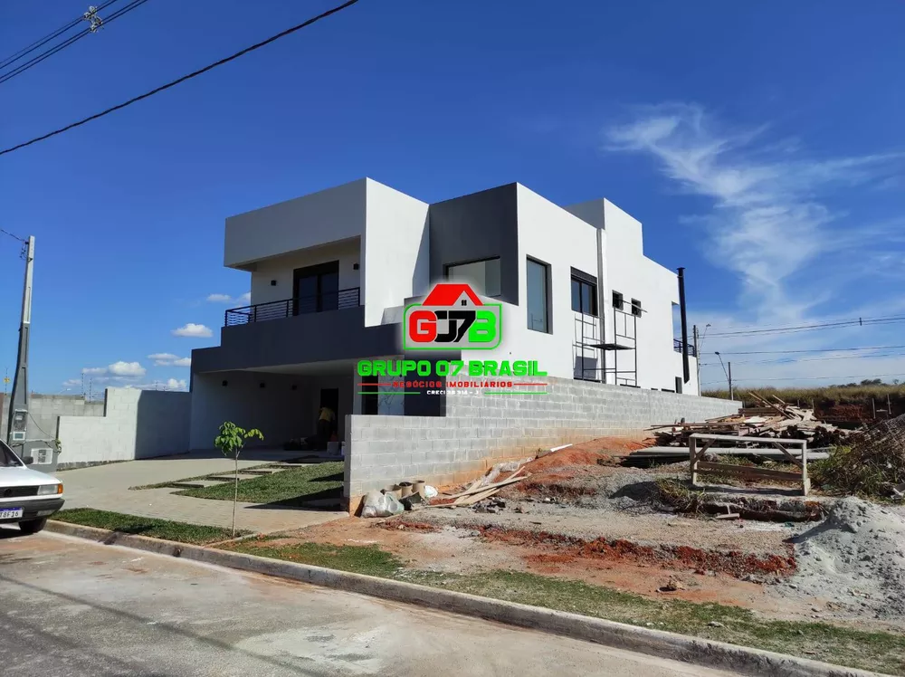 Casa à venda com 4 quartos, 260m² - Foto 2