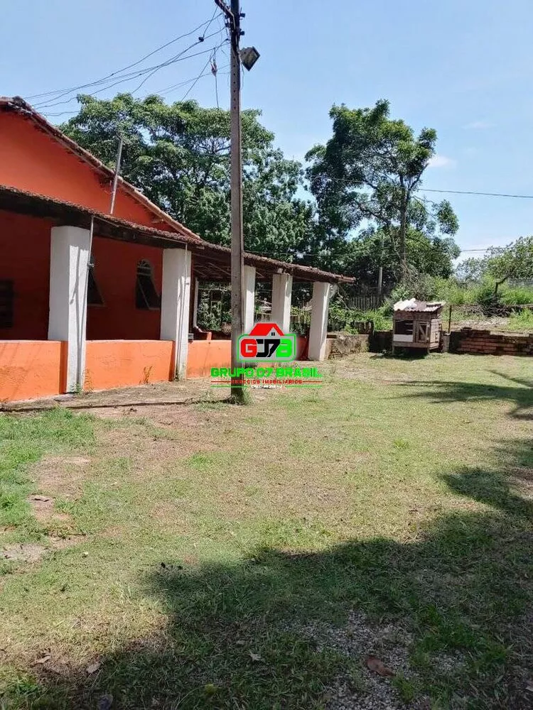 Chácara à venda com 6 quartos, 200m² - Foto 1