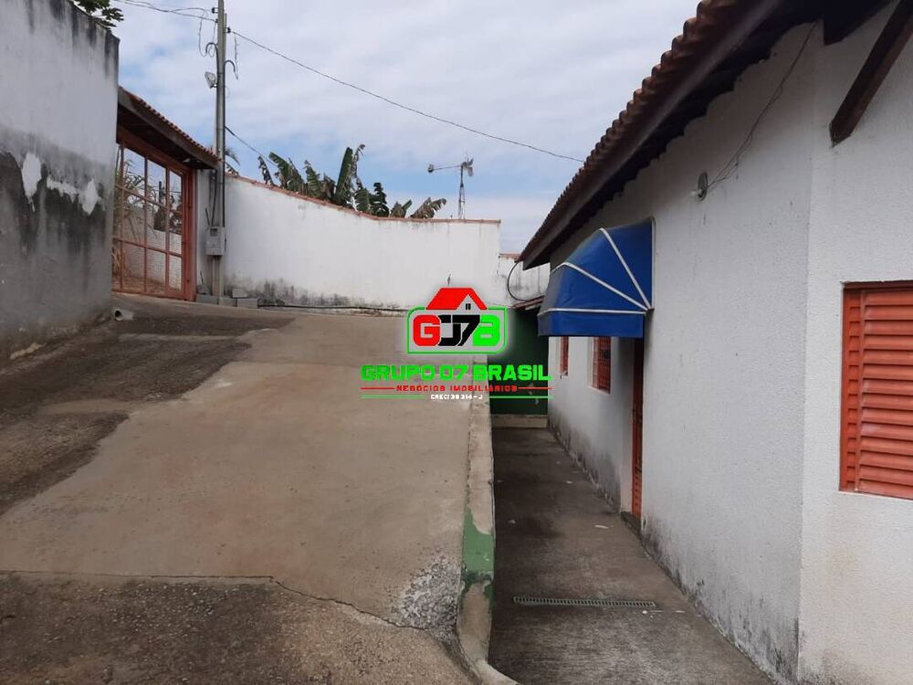 Chácara à venda com 3 quartos, 150m² - Foto 2