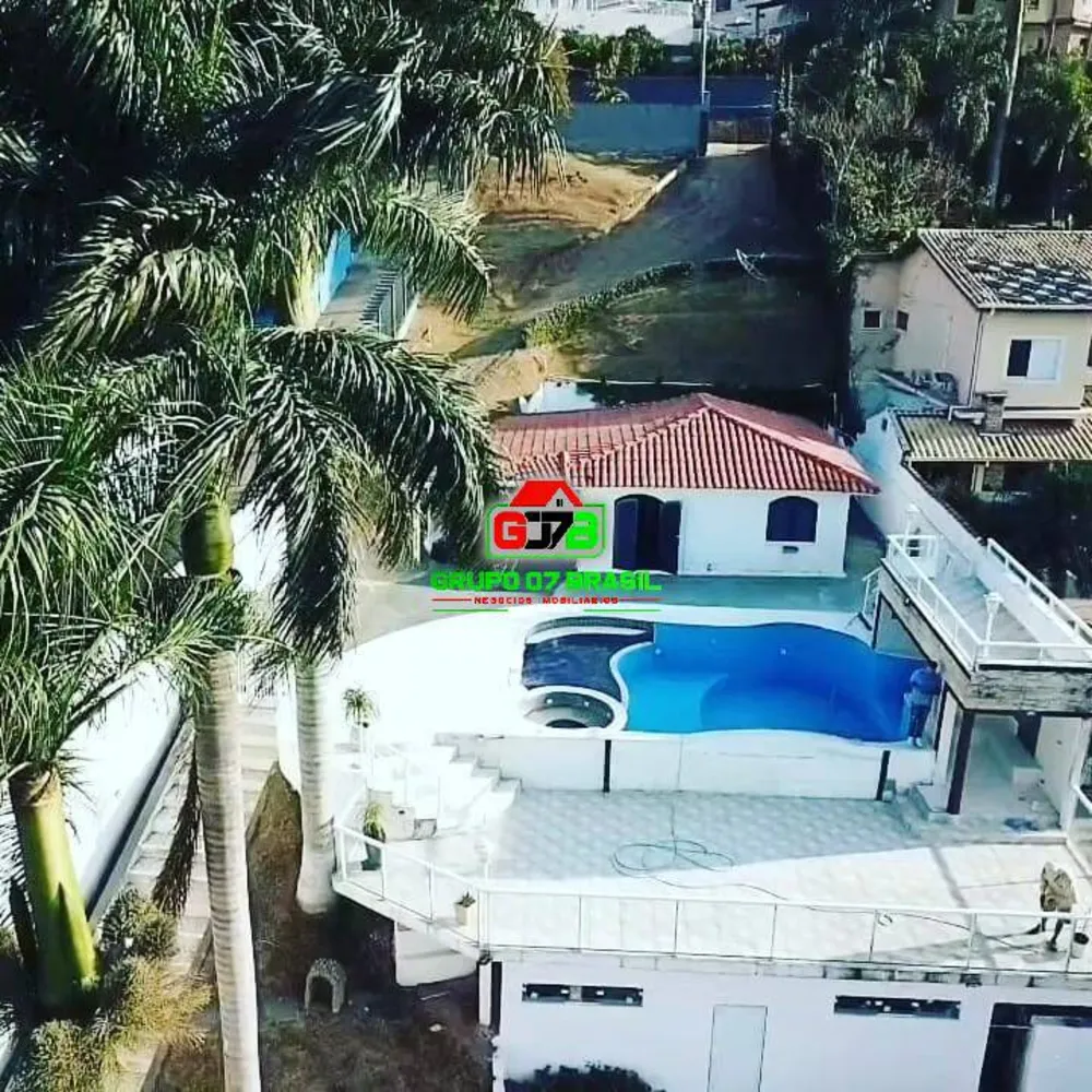 Chácara, 3 quartos, 1360 m² - Foto 1