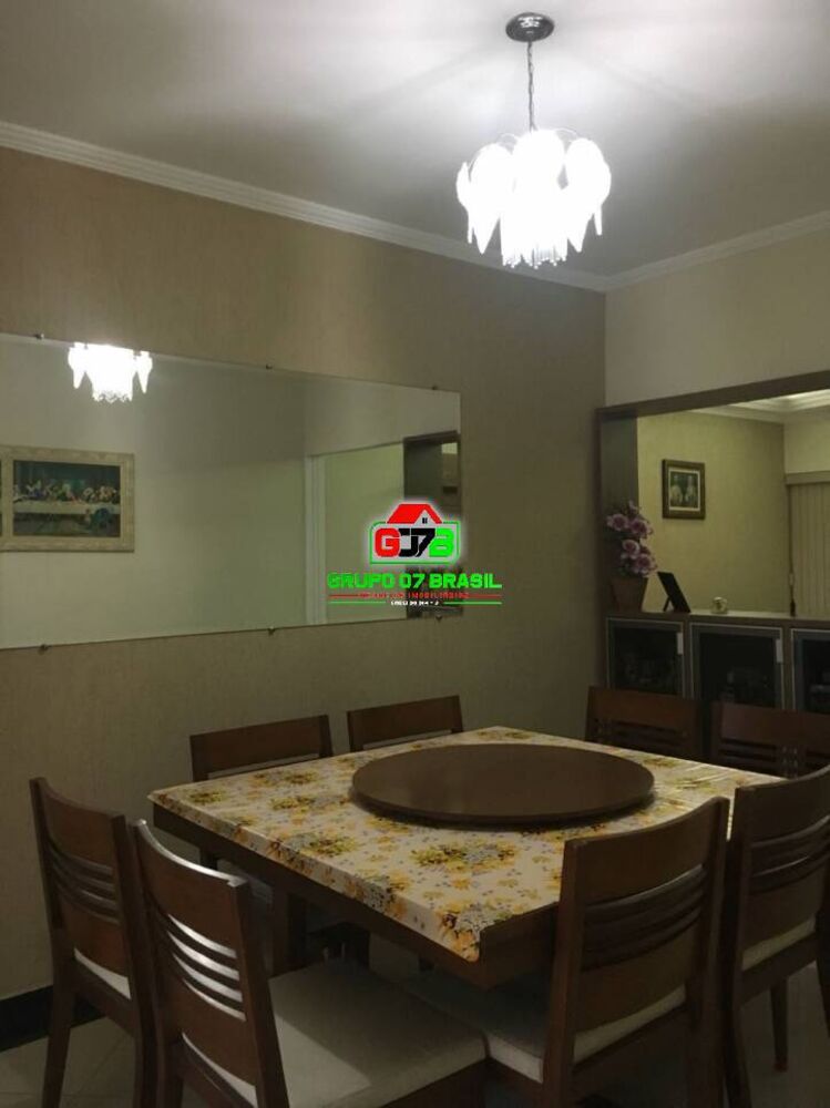 Casa, 3 quartos, 250 m² - Foto 1