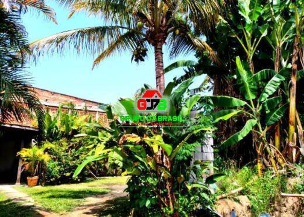 Casa à venda com 2 quartos, 60m² - Foto 2