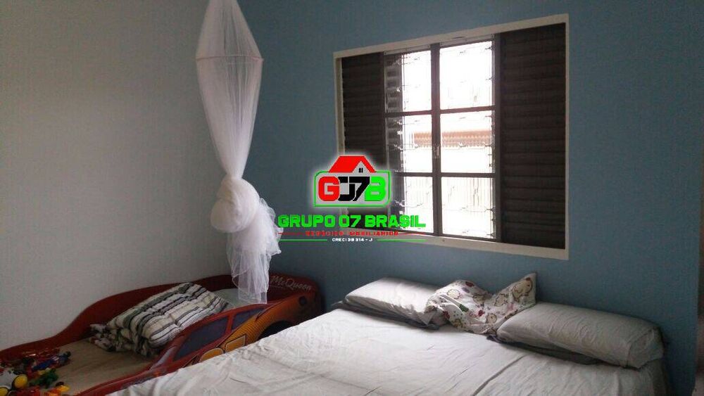Sobrado, 3 quartos, 11957 m² - Foto 1