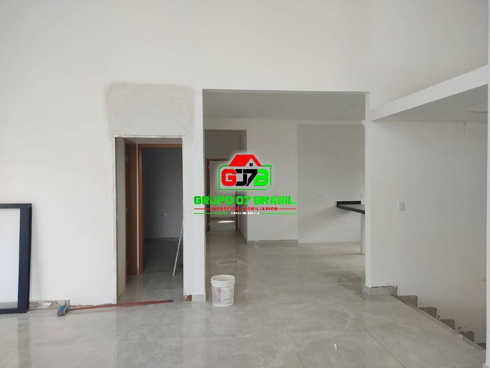 Casa, 3 quartos, 329 m² - Foto 1