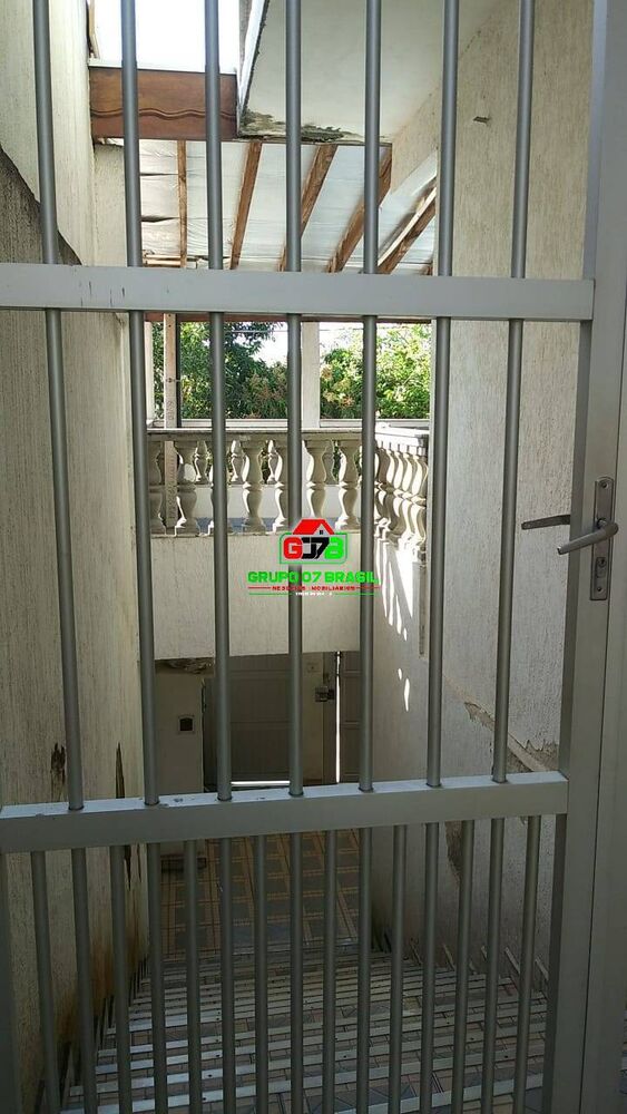 Casa, 5 quartos, 315 m² - Foto 2