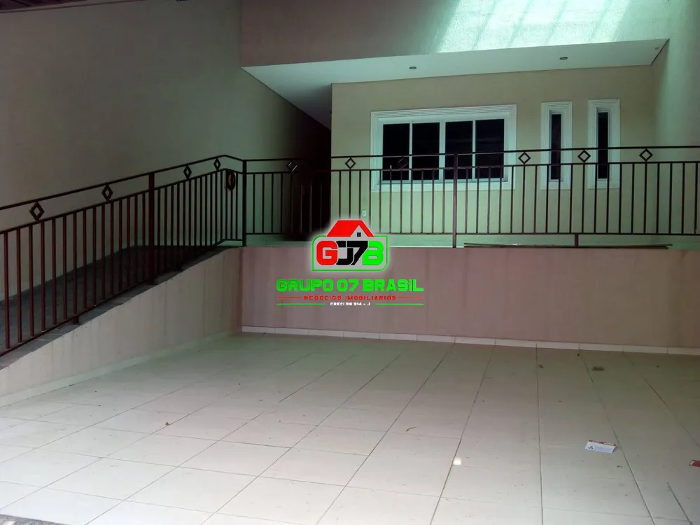 Casa, 4 quartos, 235 m² - Foto 1