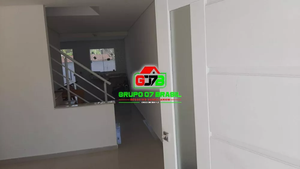 Sobrado à venda com 2 quartos, 120m² - Foto 2