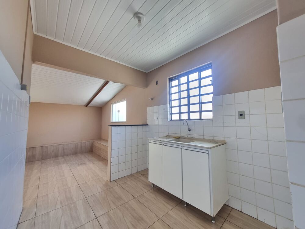 Casa, 2 quartos, 180 m² - Foto 1