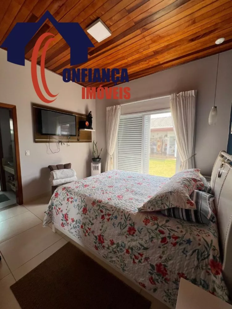 Casa, 3 quartos, 236 m² - Foto 2