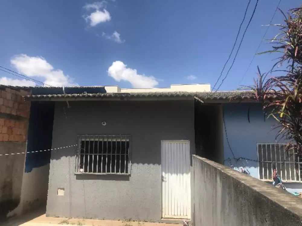 Casa à venda com 2 quartos, 150m² - Foto 1