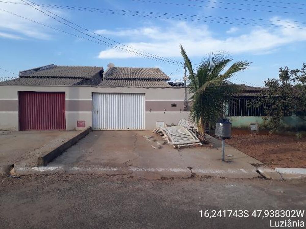 Casa à venda com 3 quartos, 189m² - Foto 1