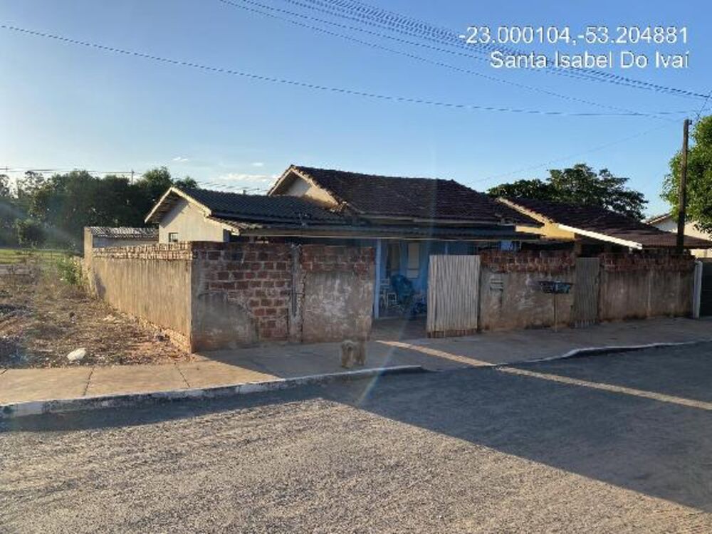 Casa à venda com 3 quartos, 245m² - Foto 1