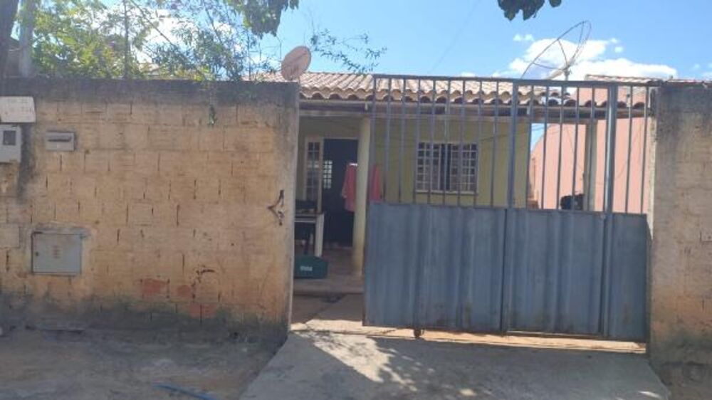 Casa à venda com 2 quartos, 170m² - Foto 1