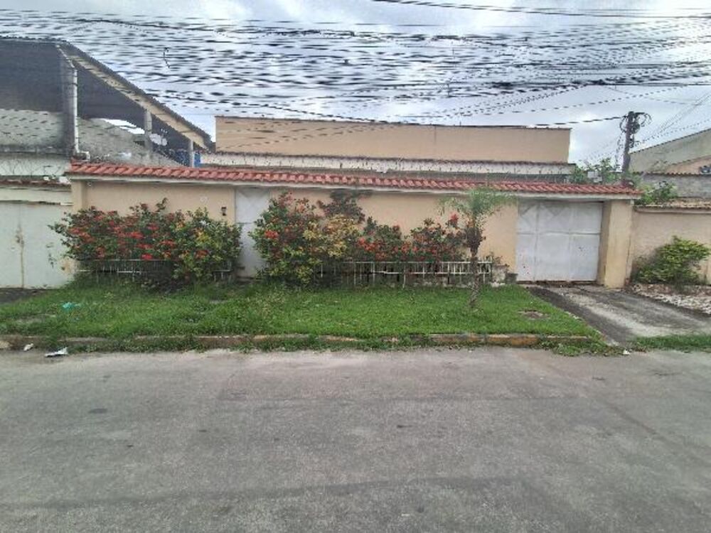 Casa à venda com 3 quartos, 360m² - Foto 1