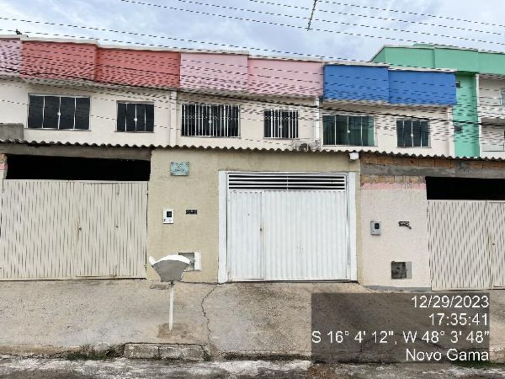 Casa à venda com 2 quartos, 59m² - Foto 1