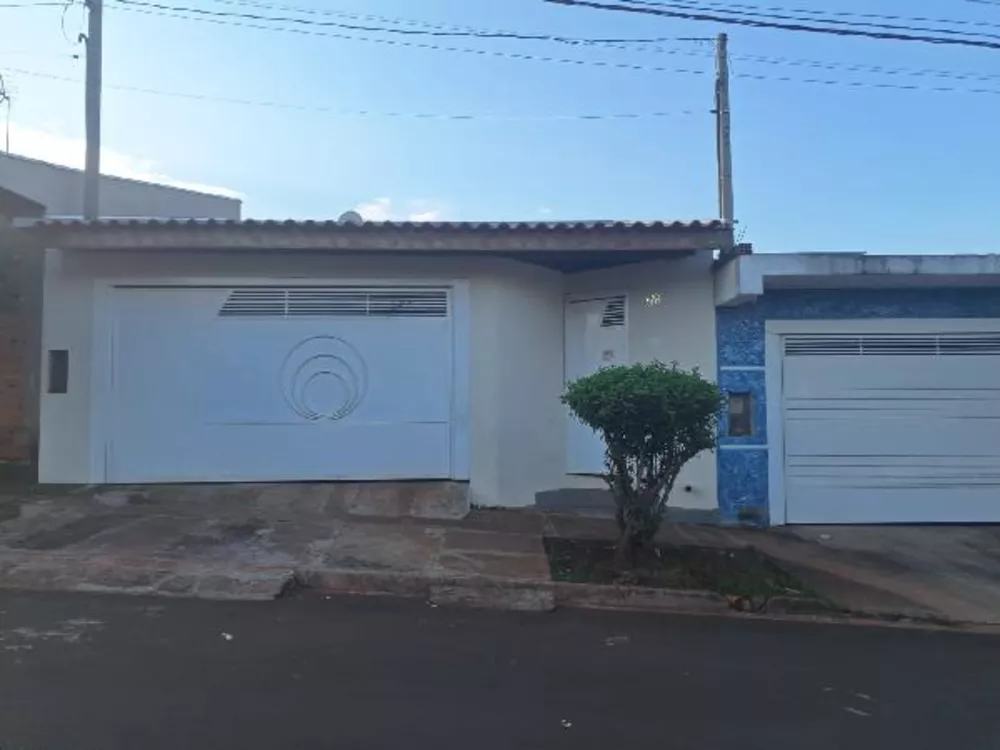 Casa à venda com 2 quartos, 160m² - Foto 1