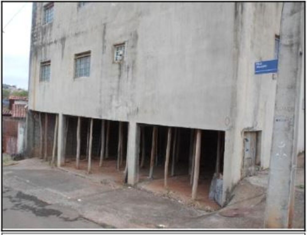 Apartamento à venda com 2 quartos, 65m² - Foto 2