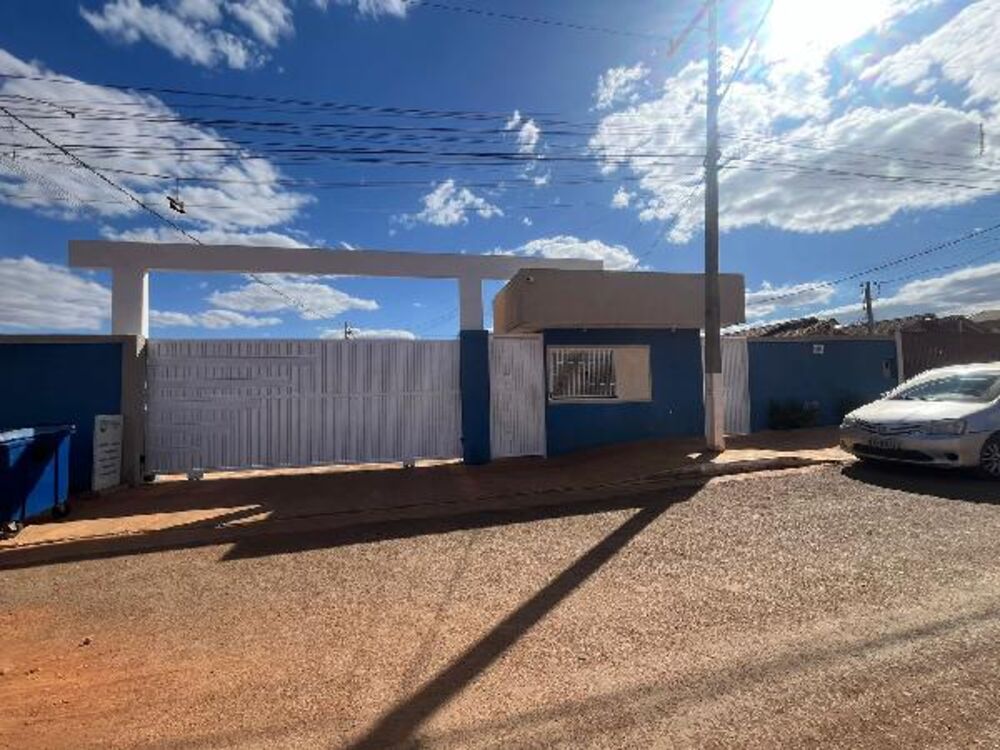 Casa à venda com 2 quartos, 79m² - Foto 1