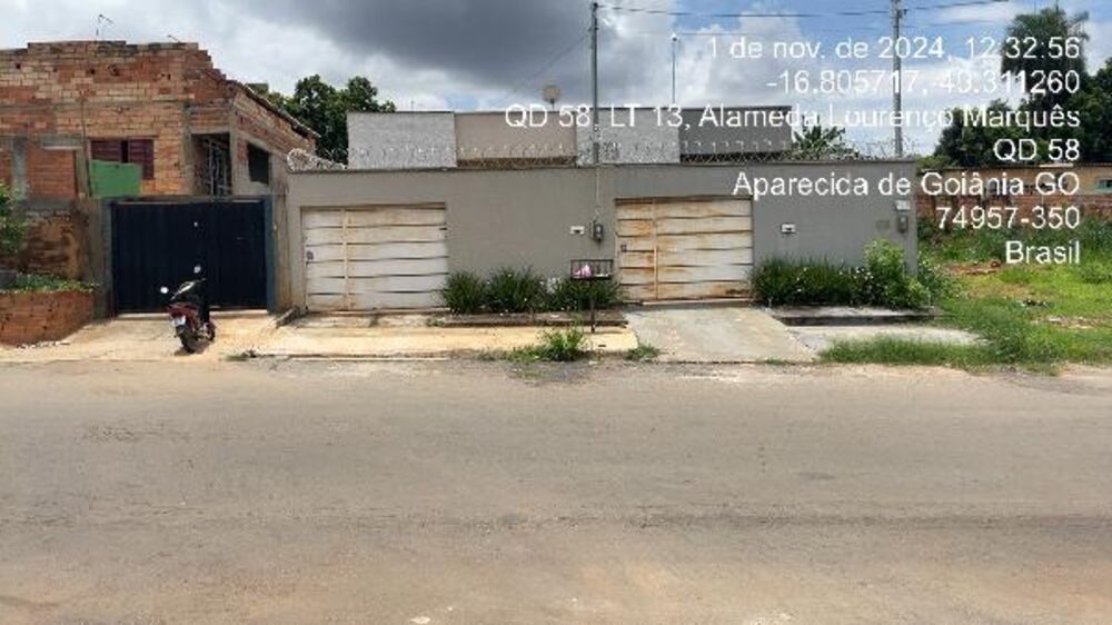 Casa à venda com 2 quartos, 182m² - Foto 1