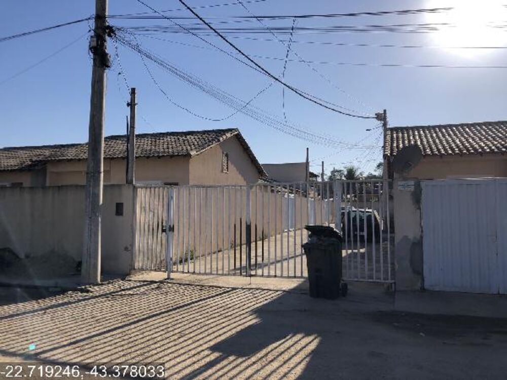 Casa à venda com 2 quartos, 121m² - Foto 1