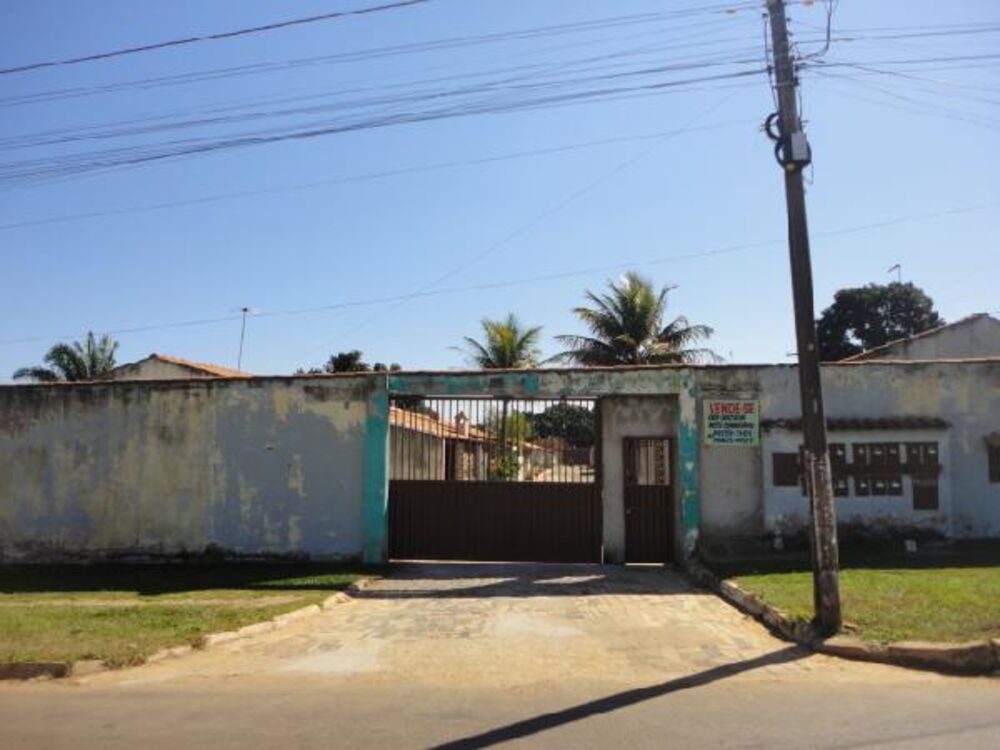 Casa à venda com 2 quartos, 140m² - Foto 1