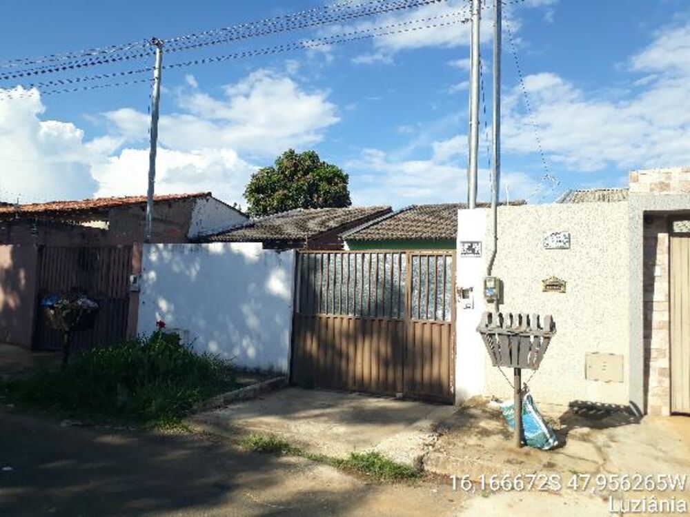 Casa à venda com 2 quartos, 180m² - Foto 1