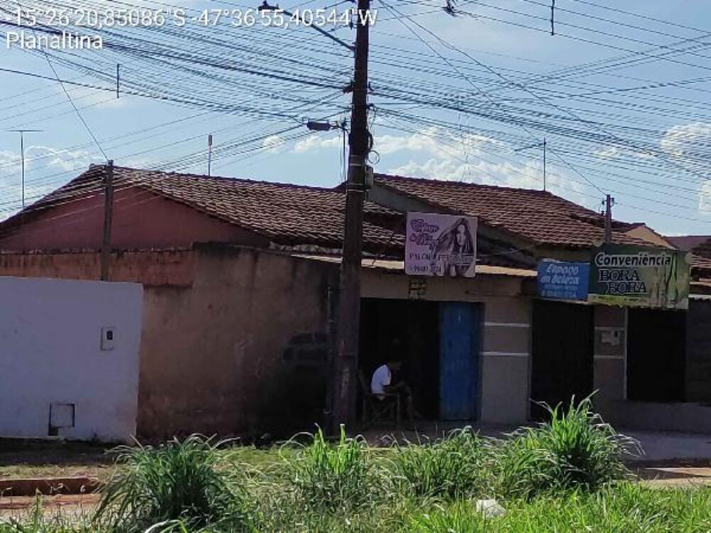 Casa à venda com 3 quartos, 214m² - Foto 1