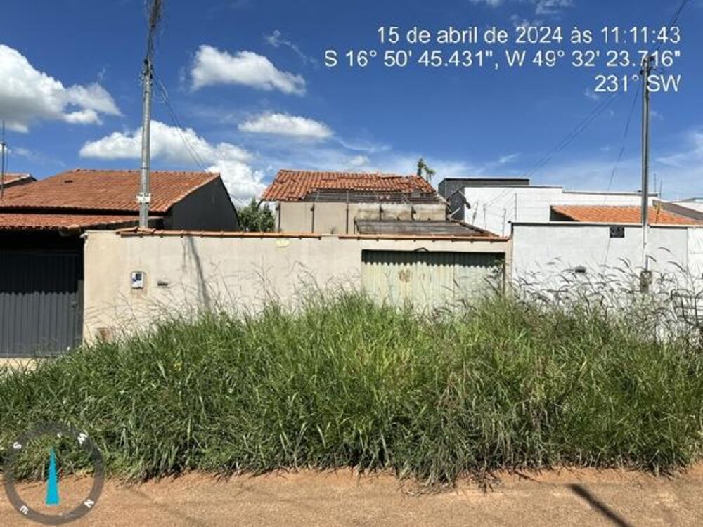 Casa à venda com 2 quartos, 181m² - Foto 1