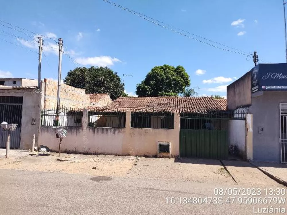 Casa à venda com 3 quartos, 300m² - Foto 1