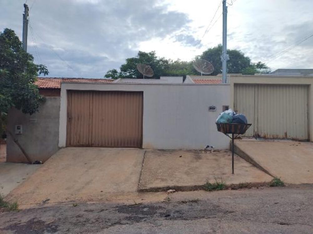 Casa à venda com 2 quartos, 180m² - Foto 1