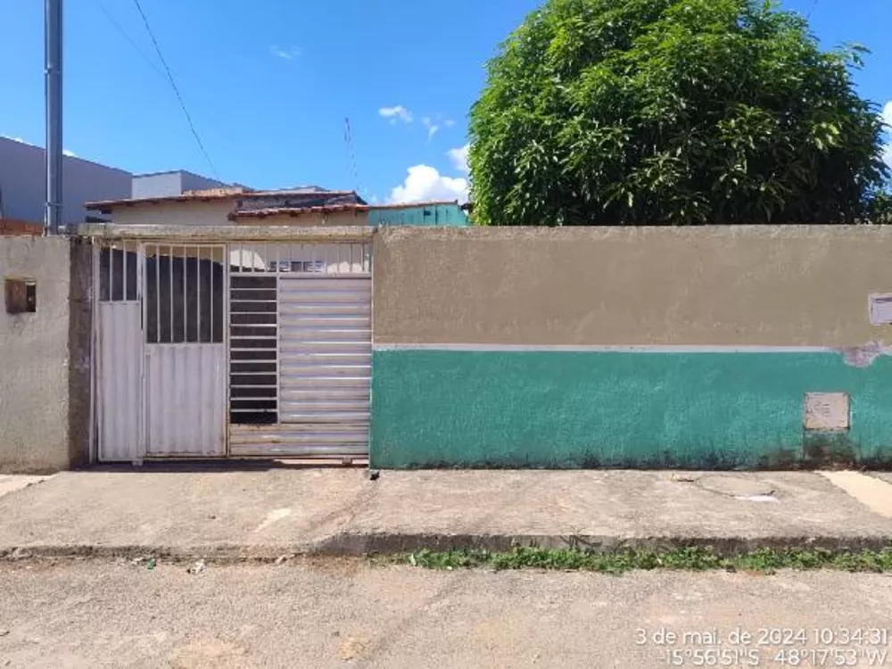 Casa à venda com 2 quartos, 200m² - Foto 1