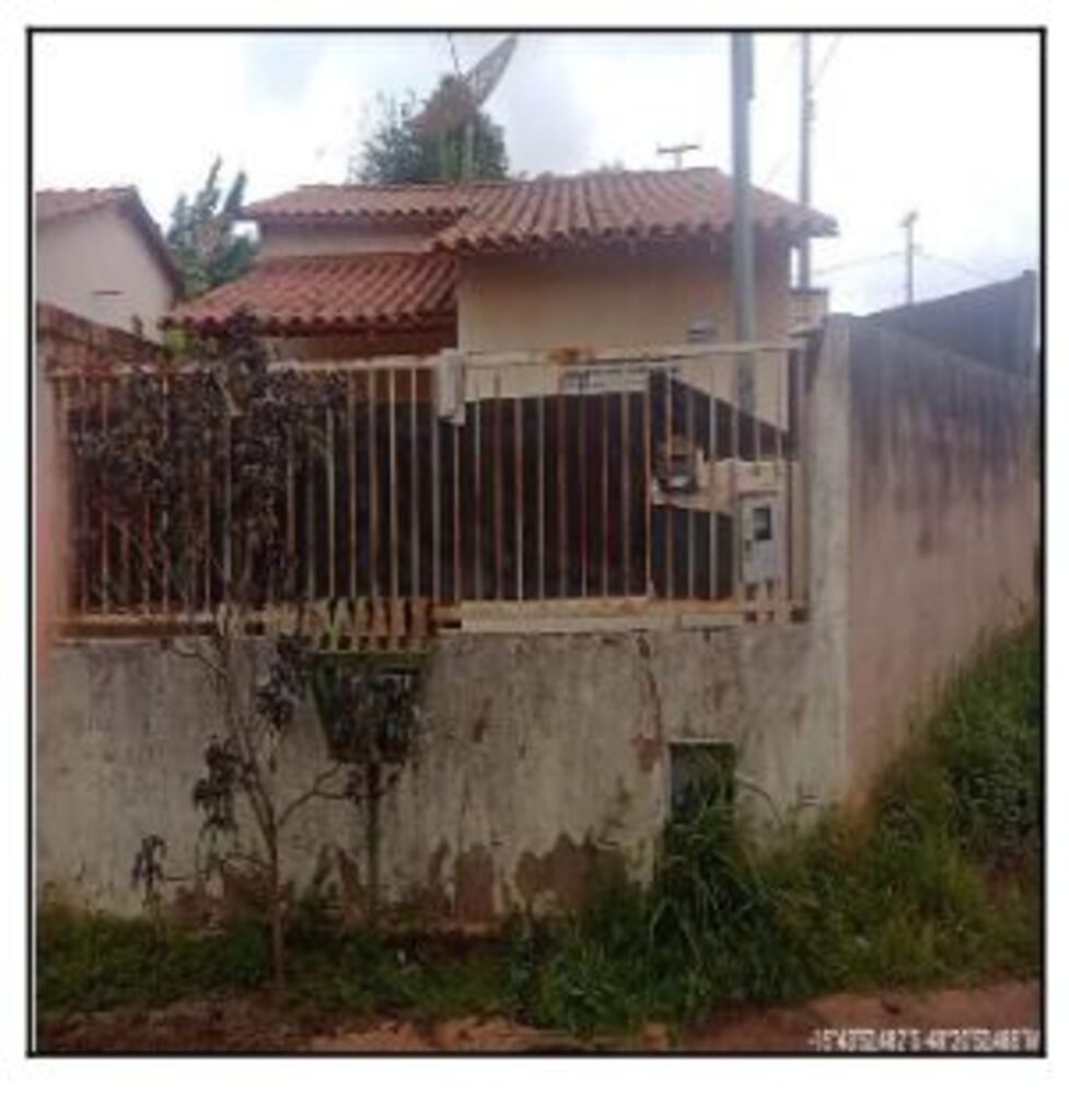 Casa à venda com 2 quartos, 215m² - Foto 1