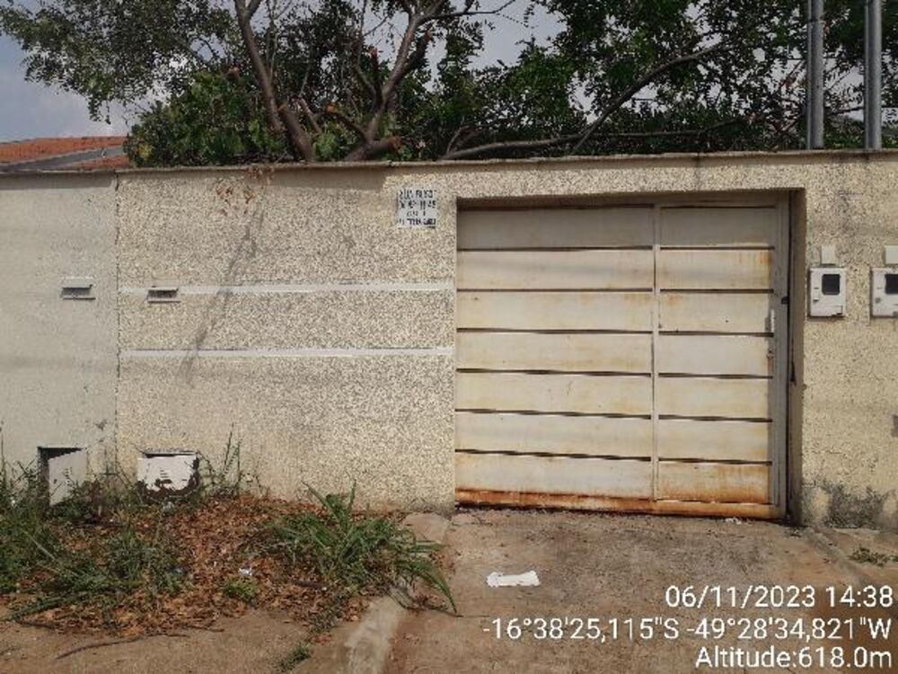 Casa à venda com 2 quartos, 125m² - Foto 1
