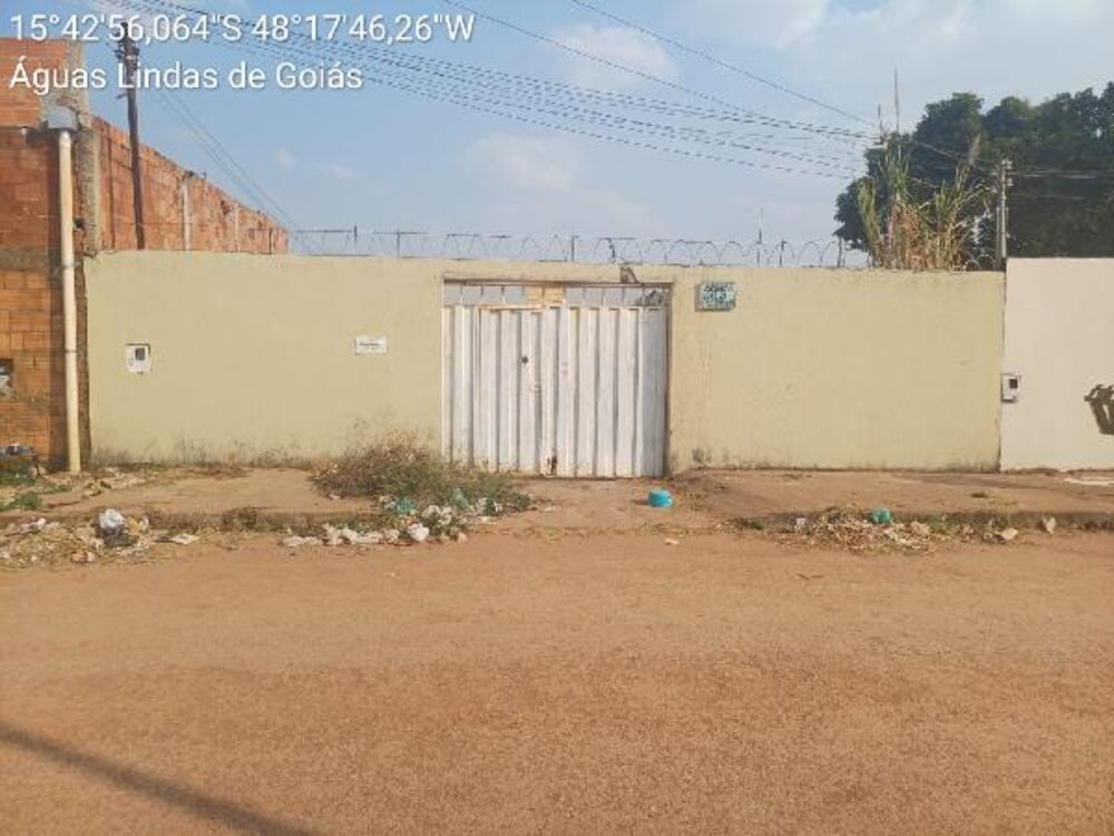 Casa à venda com 2 quartos, 300m² - Foto 1