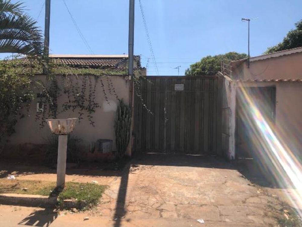 Casa à venda com 3 quartos, 208m² - Foto 1