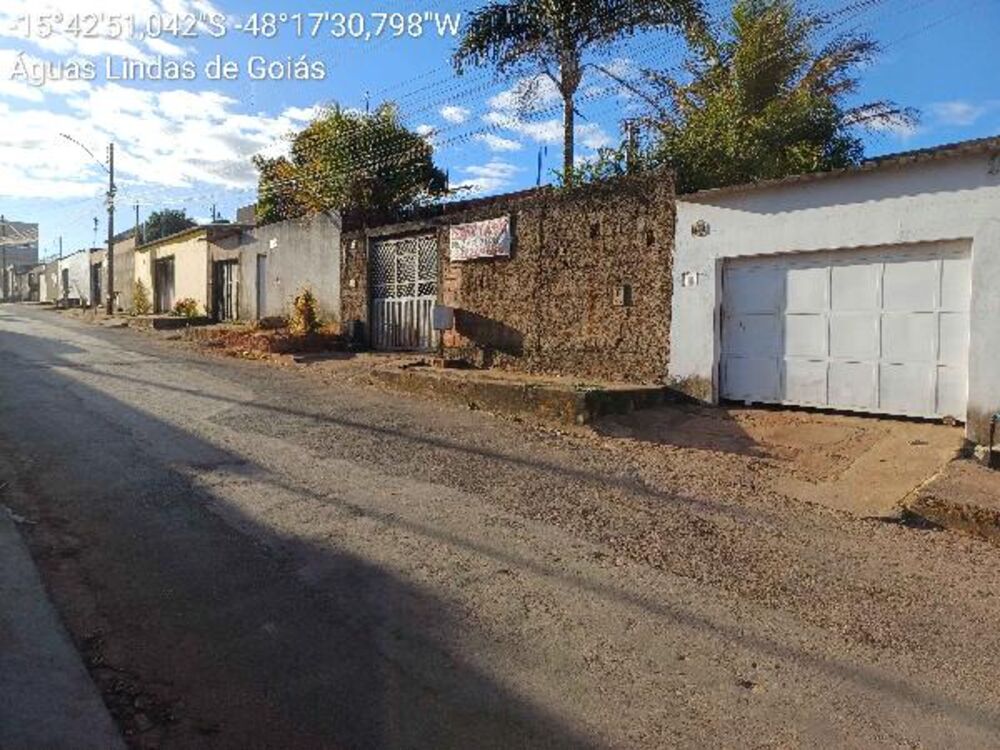Casa à venda com 3 quartos, 300m² - Foto 1