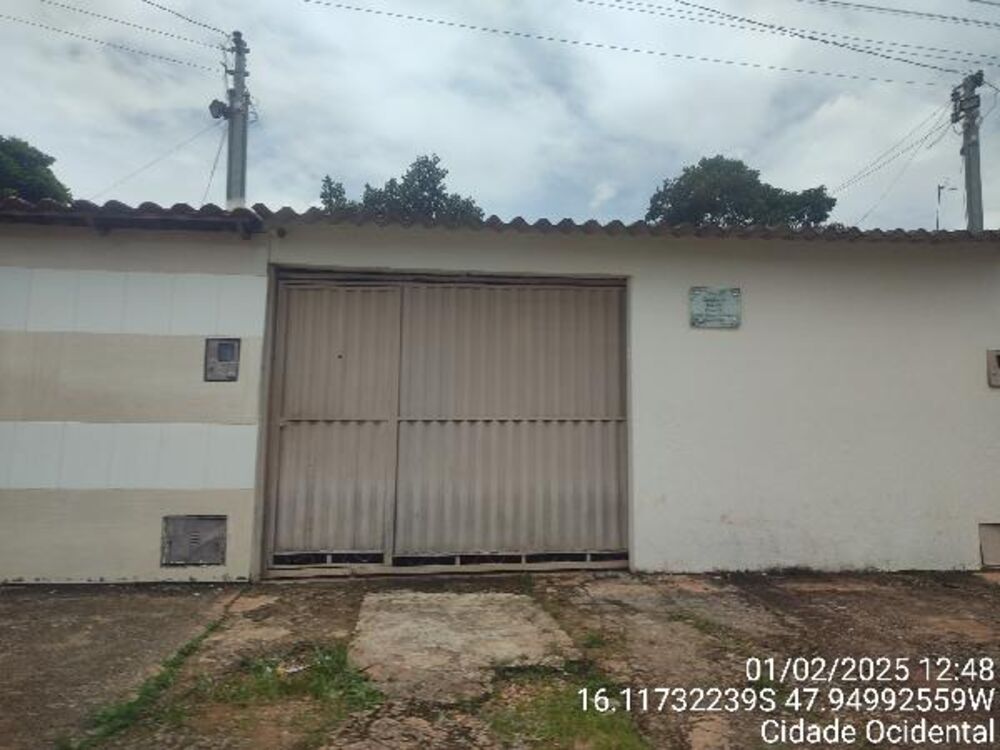 Casa à venda com 2 quartos, 180m² - Foto 1