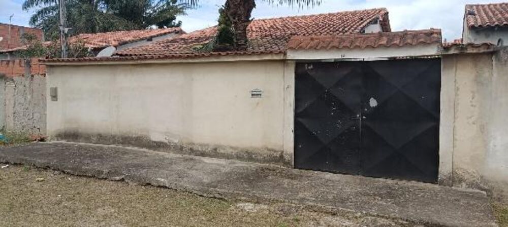 Terreno à venda com 1 quarto, 150m² - Foto 1