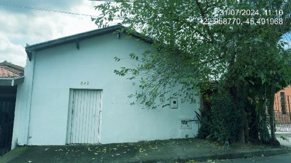 Casa à venda com 1 quarto, 133m² - Foto 1