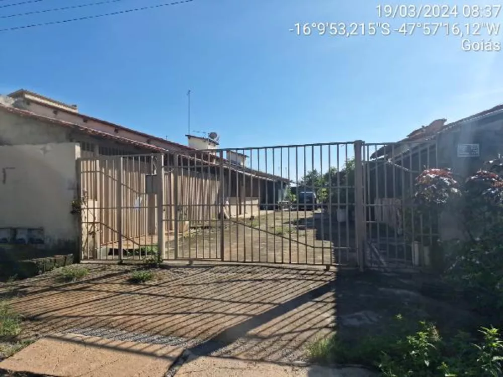 Casa à venda com 2 quartos, 120m² - Foto 1