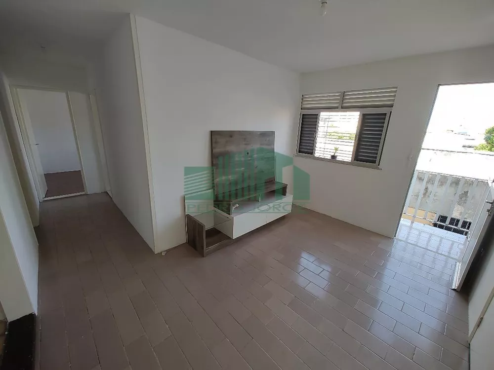 Apartamento à venda com 2 quartos, 65m² - Foto 1