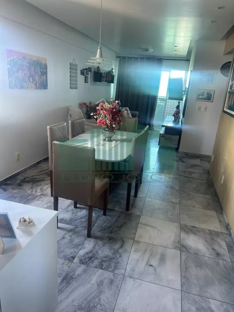 Apartamento à venda com 2 quartos, 75m² - Foto 2