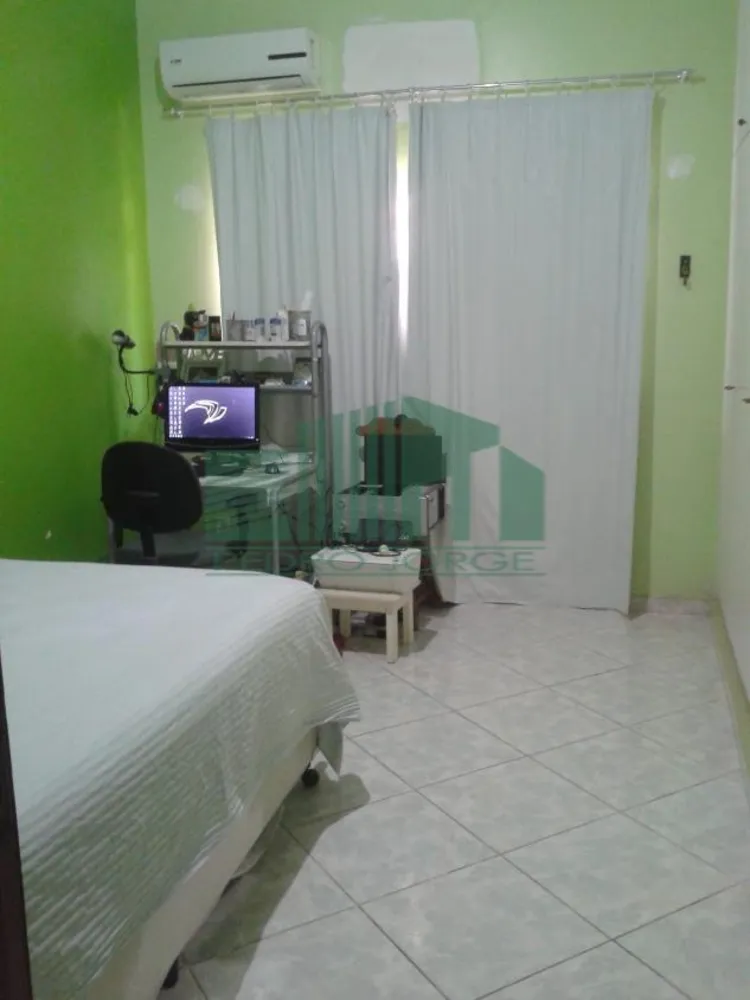 Casa, 4 quartos, 230 m² - Foto 2