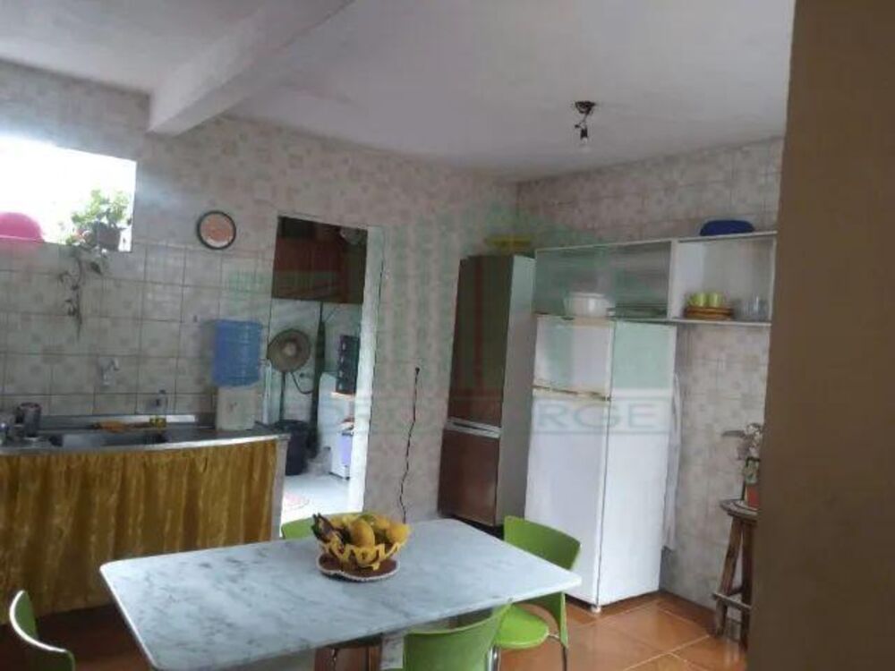 Casa à venda com 5 quartos, 110m² - Foto 1