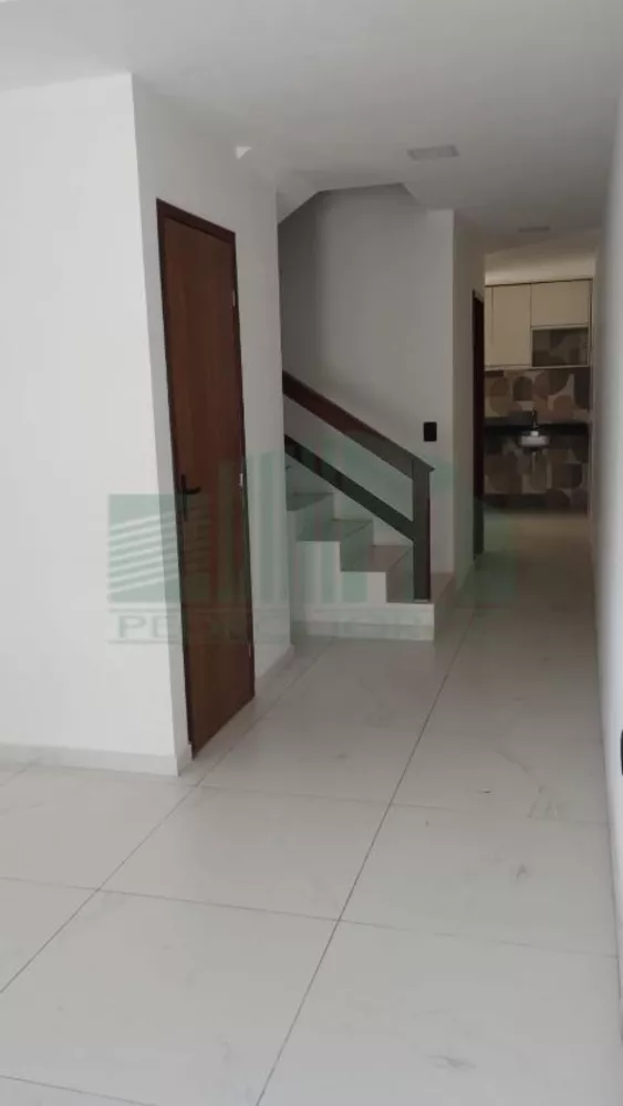 Casa de Condomínio à venda e aluguel com 3 quartos, 78m² - Foto 3