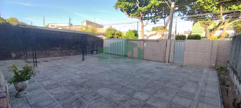 Casa à venda com 4 quartos, 244m² - Foto 3