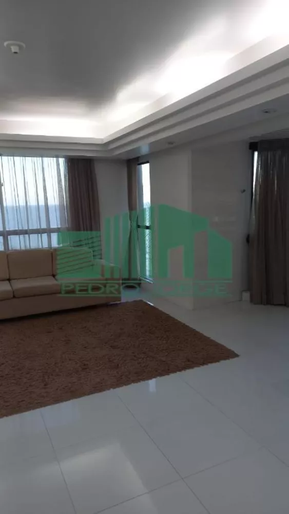 Apartamento à venda com 4 quartos, 220m² - Foto 2