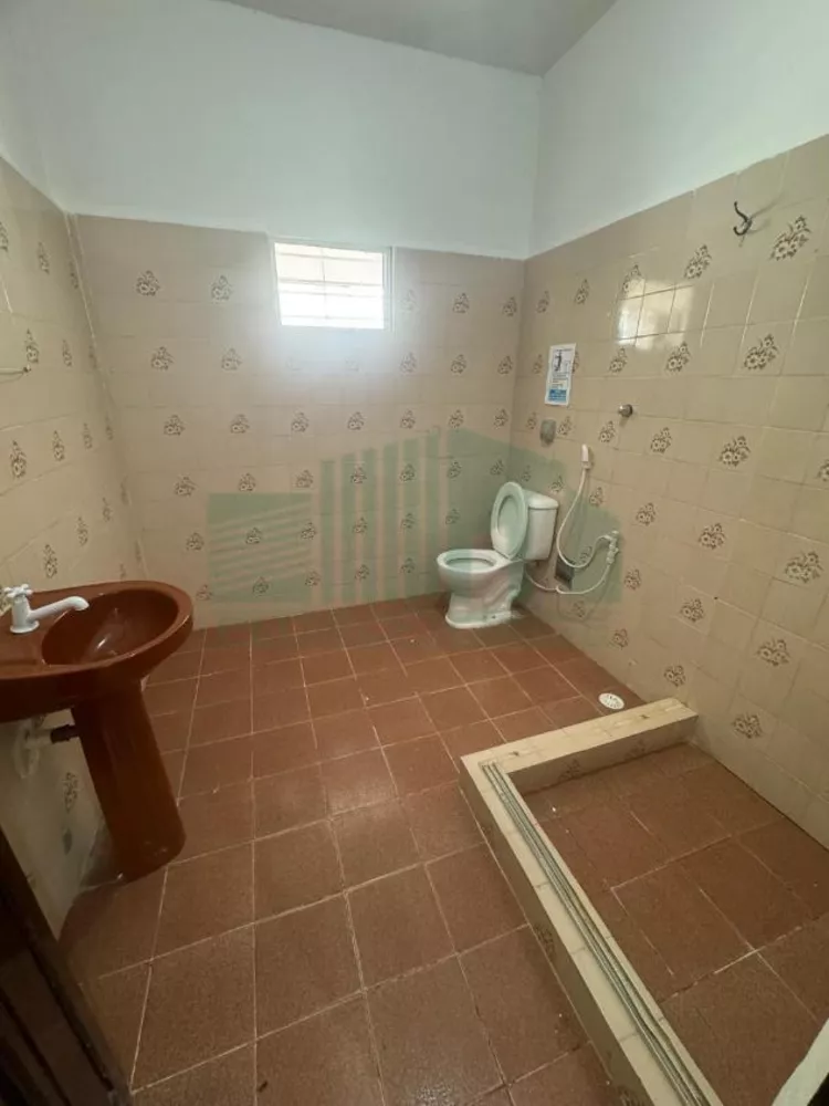 Casa para alugar com 3 quartos, 360m² - Foto 15