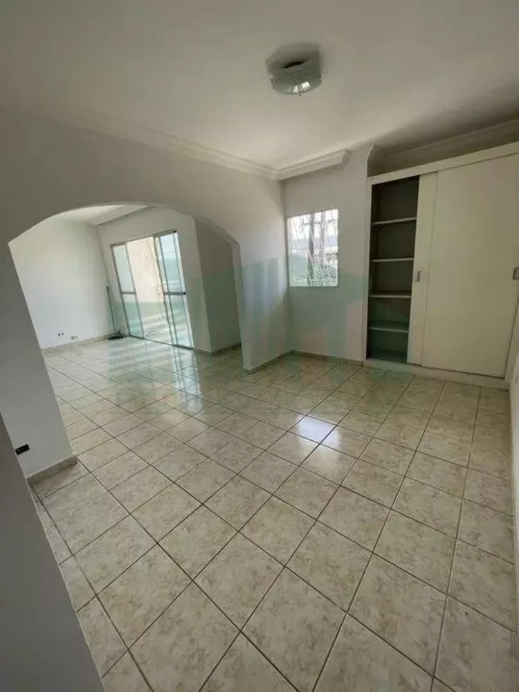 Apartamento à venda com 3 quartos, 96m² - Foto 1